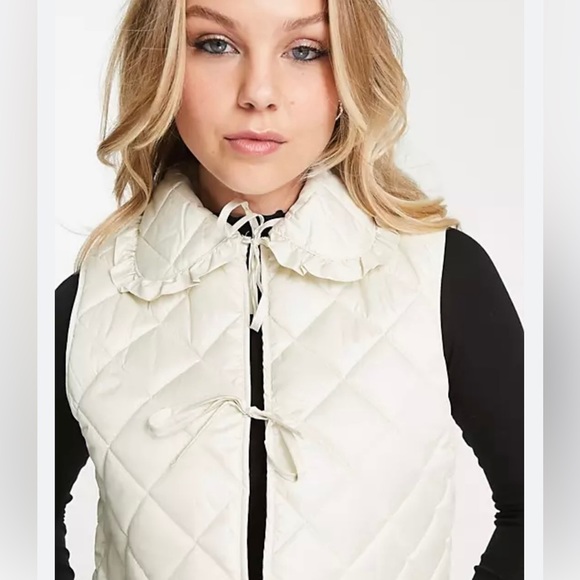 Monki Jackets & Blazers - Monki Quilted Vest with Collar in Cream - Size Small